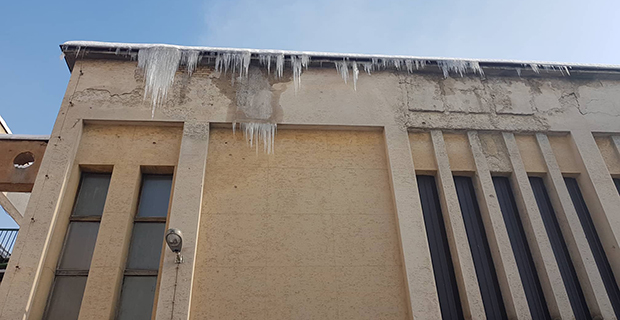 Snijeg nije problem – problem je vlast: Travnik prepušten ledu, opasnosti i lažnoj brizi